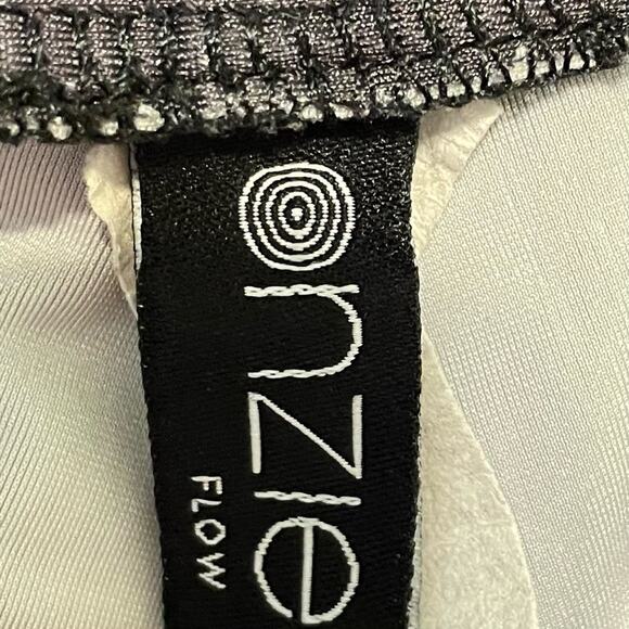 Onzie‎ Black White Dots Cropped Leggings XS - Picture 3 of 7